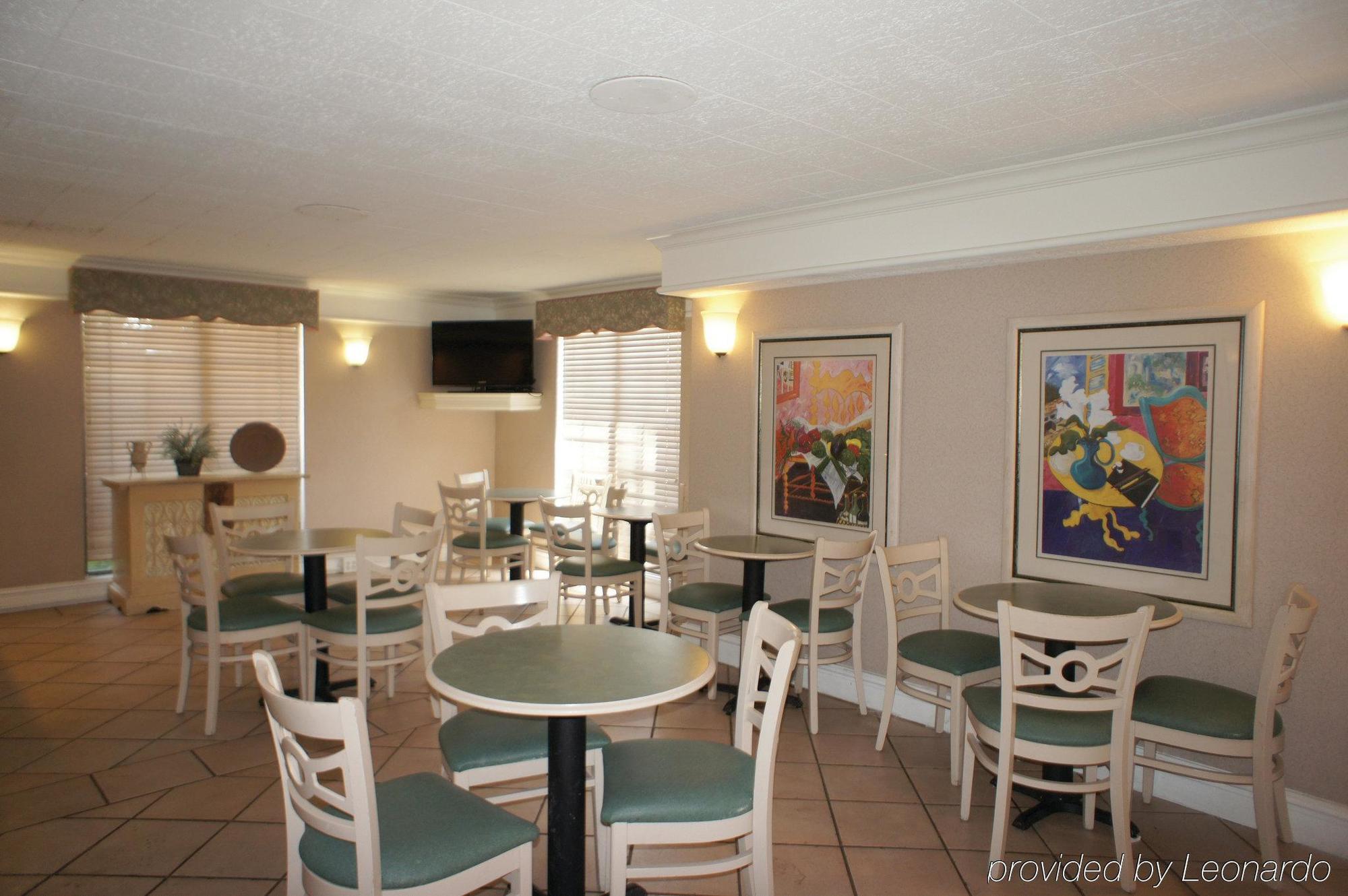 Quality Inn & Suites North Charleston - Ashley Phosphate Exterior photo